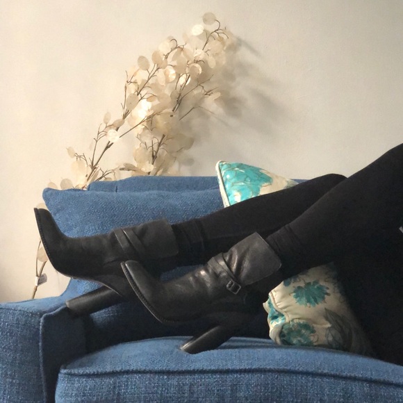 Cynthia Vincent | Ankle Boots 7 | Color: Black - Picture 2 of 8